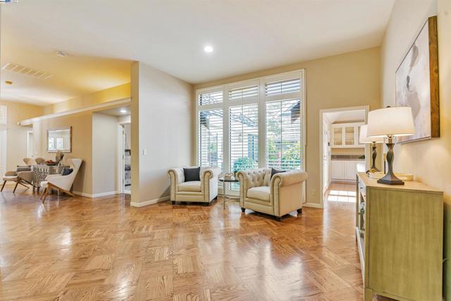 158 Golden Ridge Rd, Alamo CA: https://media.crmls.org/mediaz/d8167b97-f496-476e-bd84-e22cea58fcc7.jpg
