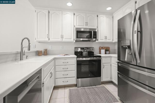2120 Shady Creek Pl, Danville CA: https://media.crmls.org/mediaz/d816ac55-21db-4895-bbdb-93f87e3aea85.jpg