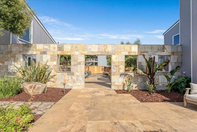 405 Heather Point Lane, Watsonville CA: https://media.crmls.org/mediaz/d816e9ce-f2b1-4881-a697-3d5a30e6187b.jpg