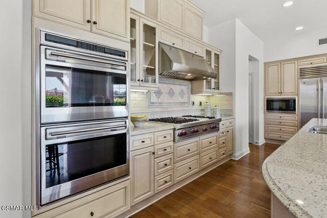 4014 Caribbean Street, Oxnard CA: https://media.crmls.org/mediaz/d81740eb-ed20-46e5-aa3d-8cab925eea91.jpg
