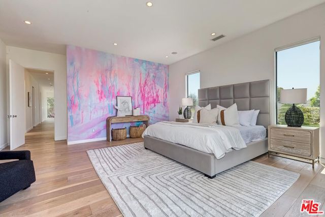 3571 Colonial Avenue, Los Angeles CA: https://media.crmls.org/mediaz/d8174a62-aa9e-4ecd-9e0c-fe1bf068d126.jpg