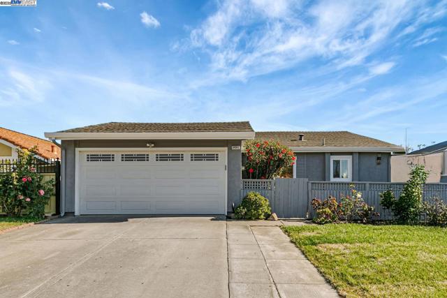 34915 Skylark Dr, Union City CA: https://media.crmls.org/mediaz/d8178f8b-e718-435c-88b8-bd60feea5b1d.jpg