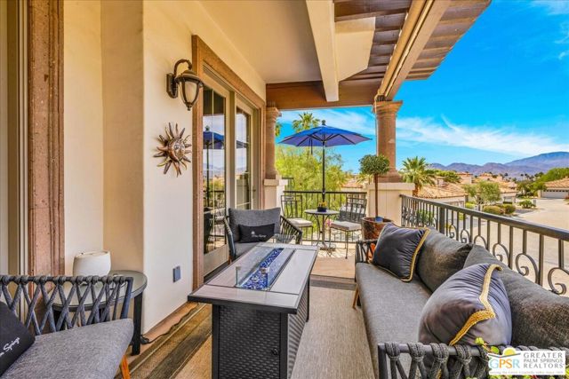 2010 Via San Martino, Palm Desert CA: https://media.crmls.org/mediaz/d8180db4-1153-407e-9a5a-92407aa13d60.jpg