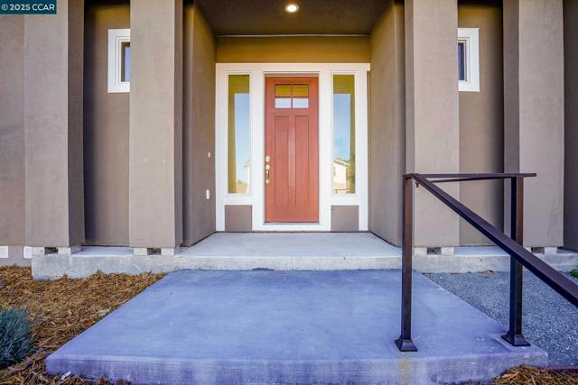 207 Valley View Pl, El Sobrante CA: https://media.crmls.org/mediaz/d81896c5-c24f-4b6b-bfec-972e03c2874c.jpg
