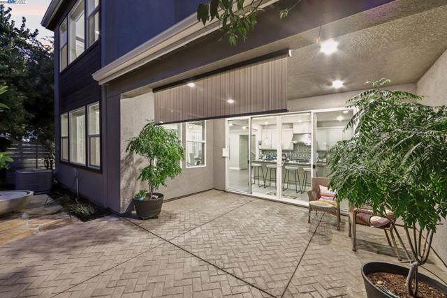 5789 Nugget Way, Dublin CA: https://media.crmls.org/mediaz/d81950a9-a0a9-459b-93d4-98e7673954ee.jpg