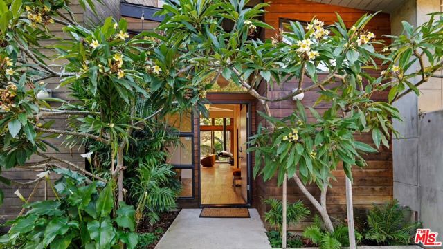 2934 Torito Road, Santa Barbara CA: https://media.crmls.org/mediaz/d8196ebc-27e3-4bbf-b639-2cce7b5dc86b.jpg