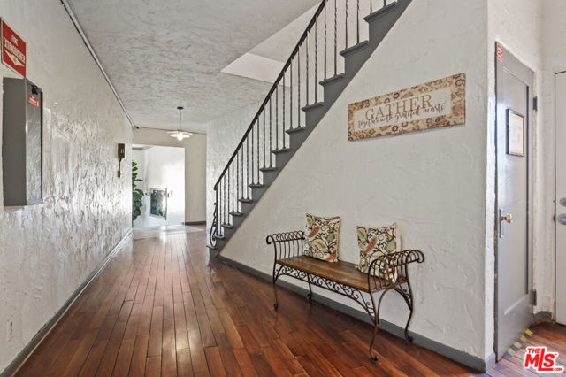 5320 W Olympic Boulevard, Los Angeles CA: https://media.crmls.org/mediaz/d81abdd8-6acc-4ca4-aa46-08843039fda6.jpg