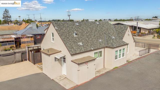 2090 Marina Blvd, San Leandro CA: https://media.crmls.org/mediaz/d81b9110-01dd-47fa-87b4-82cbc8991476.jpg