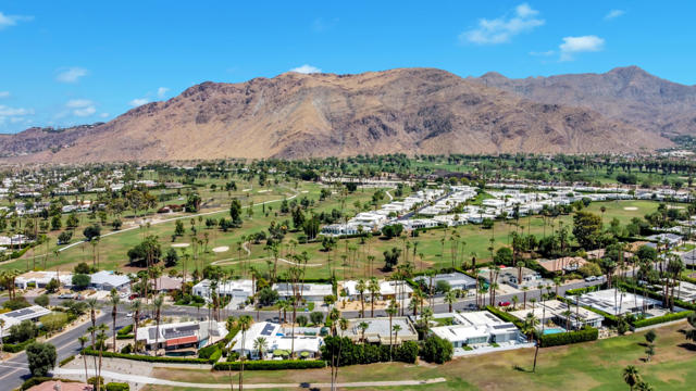 2598 S Camino Real, Palm Springs CA: https://media.crmls.org/mediaz/d81bbfea-569a-4d76-8001-75f01e2ba7bc.jpg