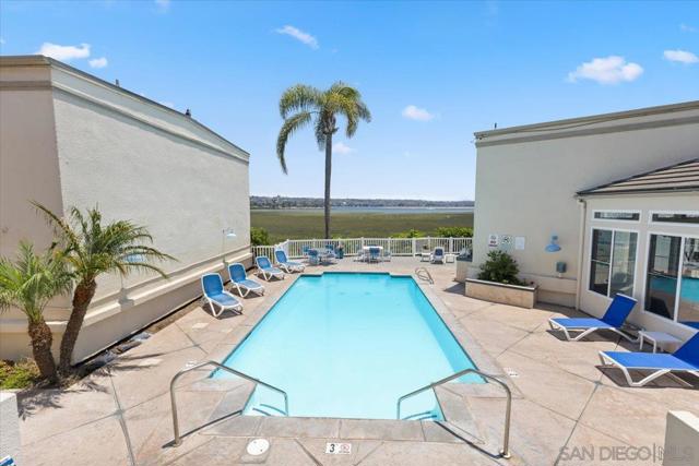 4007 Crown Point Drive, San Diego CA: https://media.crmls.org/mediaz/d81c25d0-2036-473a-9826-8bdcc546d2b7.jpg