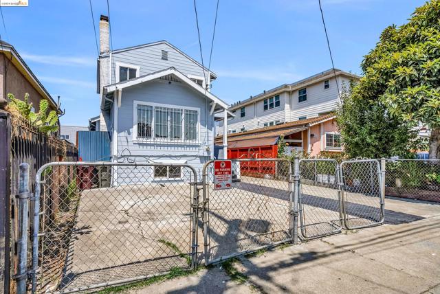 907 39Th Ave, Oakland, California 94601, 4 Bedrooms Bedrooms, ,1 BathroomBathrooms,Single Family Residence,For Sale,39Th Ave,41069340