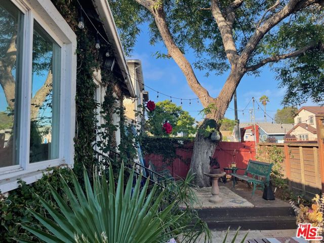 547 Brooks Avenue, Venice CA: https://media.crmls.org/mediaz/d81d408d-35b5-47ec-ac4d-38f827535769.jpg