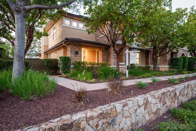 15820 Paseo Del Sur, San Diego CA: https://media.crmls.org/mediaz/d81e6997-9751-418c-87b6-172ccb1a61dc.jpg