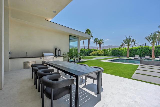 7 Makena Lane, Rancho Mirage CA: https://media.crmls.org/mediaz/d81f8c42-6749-4698-a003-a680251c38af.jpg