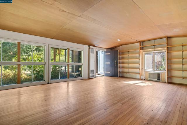 2339 Tice Valley Blvd, Walnut Creek CA: https://media.crmls.org/mediaz/d81fc827-947e-4de1-9411-eaa3bb1189b6.jpg