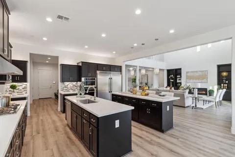 1734 Lester Avenue, Clovis CA: https://media.crmls.org/mediaz/d8206dcf-bf2e-4045-b792-1e134e83d2be.jpg
