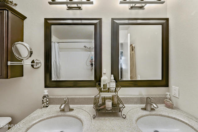 2228 Oak Haven Avenue, Simi Valley CA: https://media.crmls.org/mediaz/d820f5c8-26d7-4075-b120-9b778db16fb8.jpg