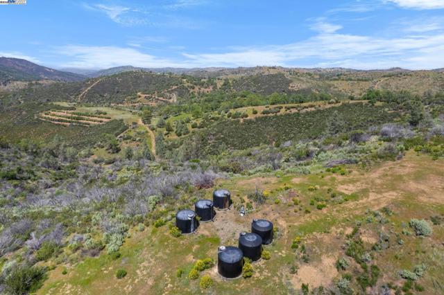 59480 Mines Rd, Livermore CA: https://media.crmls.org/mediaz/d8210922-7350-4551-937d-602b306e60d1.jpg