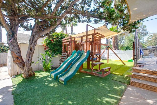 928 930 Osborne Street, Vista CA: https://media.crmls.org/mediaz/d8216c3c-83e3-4c48-b2c0-5cdccca20953.jpg