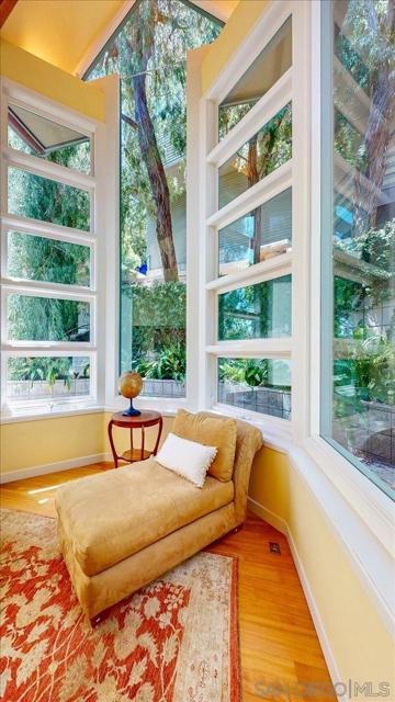 13027 Via Latina, Del Mar CA: https://media.crmls.org/mediaz/d8218322-4d27-4a3d-a9be-1270c1c0a16c.jpg