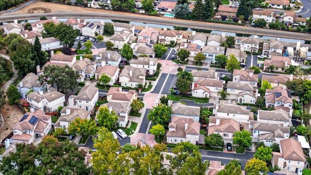 705 Otter Court, Fairfield CA: https://media.crmls.org/mediaz/d8220576-0e49-4701-b706-cd9a521c1f67.jpg