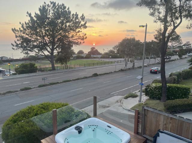 721 Camino Del Mar, Del Mar CA: https://media.crmls.org/mediaz/d822ff52-66a8-47e1-b662-453ada7ed56f.jpg