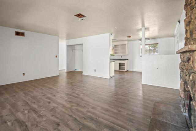 9103 Paradise Park Drive, Lakeside CA: https://media.crmls.org/mediaz/d8241118-f1d2-420a-bbd3-24c7f4152700.jpg