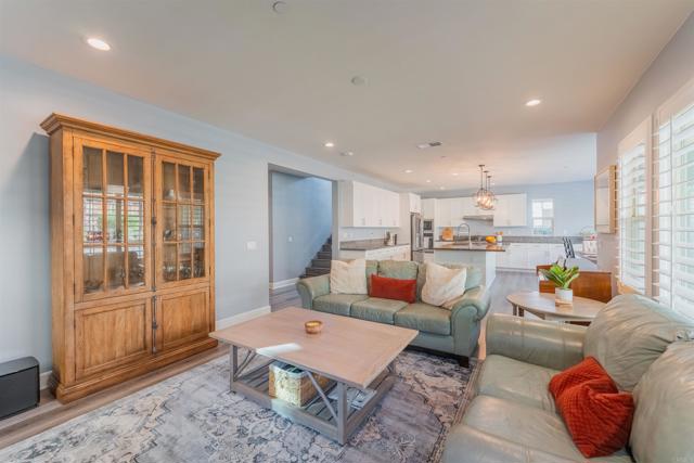 Detail Gallery Image 6 of 27 For 1127 Calle Pilares, Chula Vista,  CA 91913 - 4 Beds | 3/1 Baths