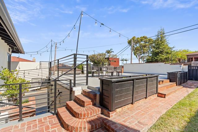 3301 Trumbull St, San Diego CA: https://media.crmls.org/mediaz/d8255758-c33f-4de0-bae6-7957a4342c3e.jpg