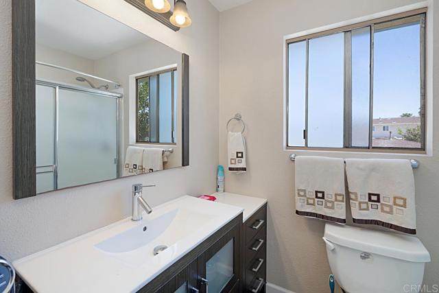 Detail Gallery Image 25 of 43 For 5676 Chateau Dr, San Diego,  CA 92117 - 7 Beds | 3/2 Baths