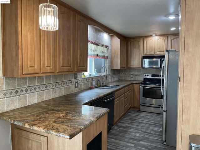 Image 22 of 45 For 14671 Marilyn Ln