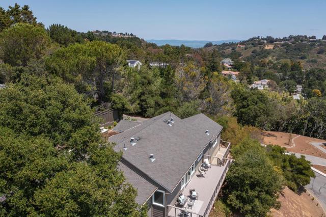 30 Calaveras Court, Hillsborough CA: https://media.crmls.org/mediaz/d825884d-067d-4fca-a96b-5080a6a9fdf9.jpg