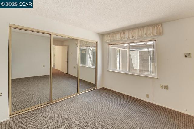 3333 Tice Creek Dr, Walnut Creek CA: https://media.crmls.org/mediaz/d8261038-3515-40ab-babe-3035b7e8c57c.jpg