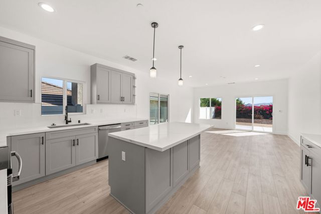 20280 Newton Street, Corona CA: https://media.crmls.org/mediaz/d826427c-8a54-4eed-a8f5-8cb41a947062.jpg