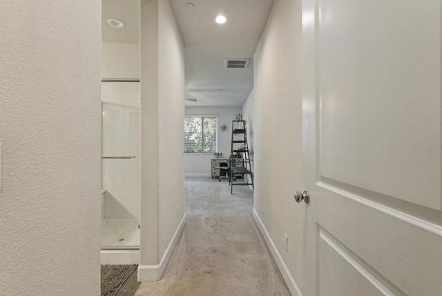 471 Segovia Drive, Hollister CA: https://media.crmls.org/mediaz/d826921e-3faf-4583-8c13-b49cc63789e2.jpg