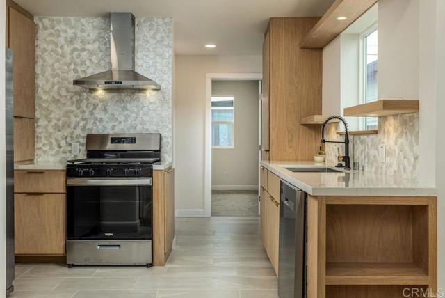 Detail Gallery Image 10 of 23 For 3645 Marlborough Ave, San Diego,  CA 92105 - 3 Beds | 3 Baths