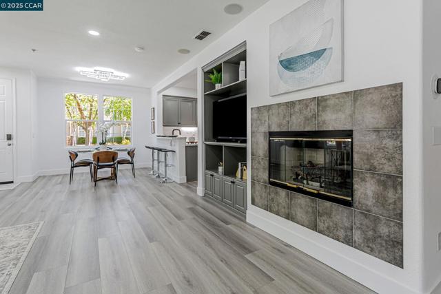 2511 Soren Way, San Ramon CA: https://media.crmls.org/mediaz/d826de9e-338b-48c3-b00e-78ab9b2f78b2.jpg