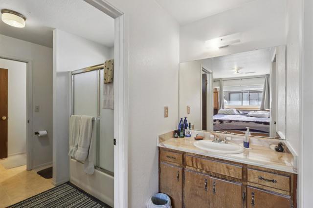 880 Apricot Lane, Hollister CA: https://media.crmls.org/mediaz/d827c044-6588-4bb4-a29b-5c9b2e837081.jpg