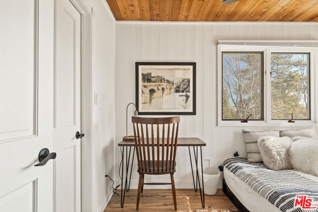 28277 Arbon Lane, Lake Arrowhead CA: https://media.crmls.org/mediaz/d8282beb-4932-4a0d-acc9-8ae7b6bd0b30.jpg