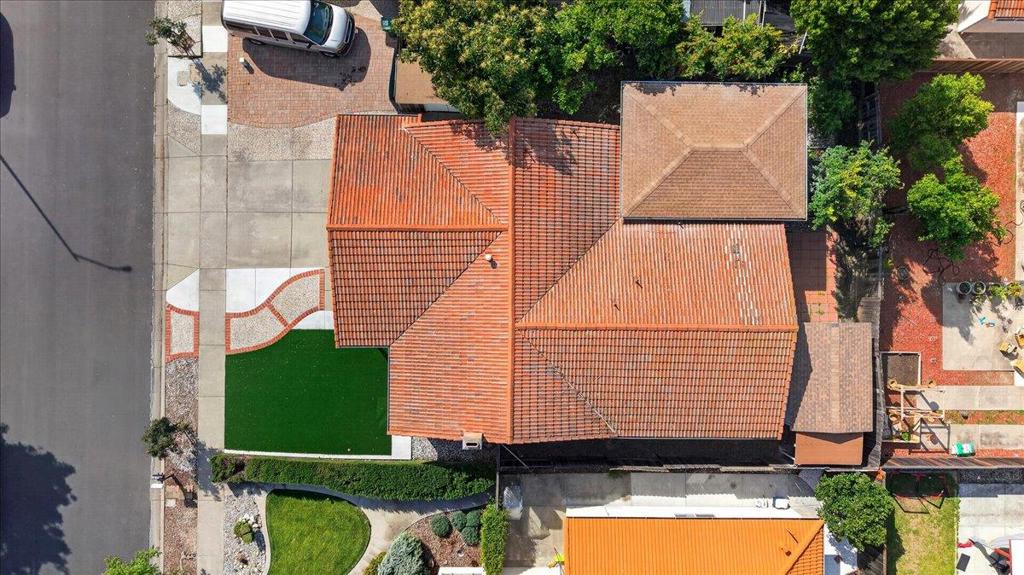 https://media.crmls.org/mediaz/d828ede8-4133-4daf-96c2-cac8ad0a4a12.jpg?preset=X-Large