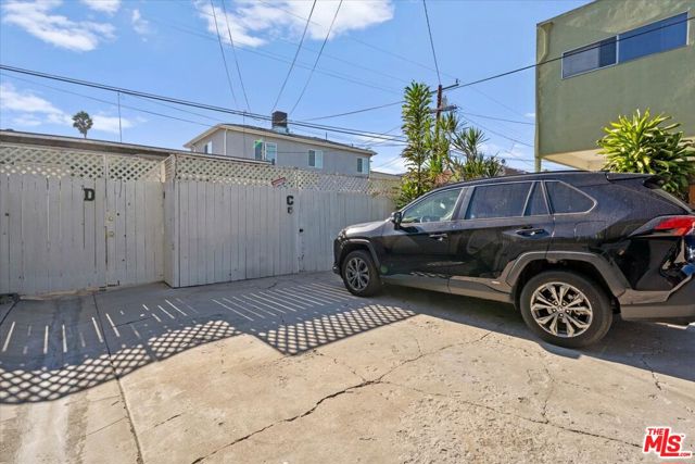 3947 Huron Avenue photo 18