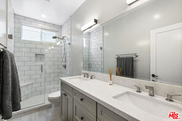 Image 14 of 25 For 2345 Bentley Avenue 101