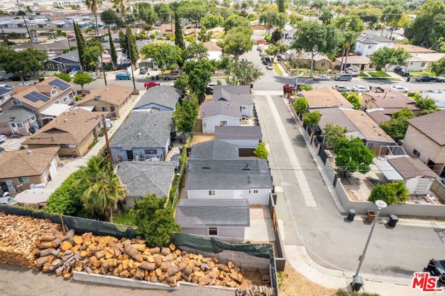 503 E Truslow Avenue, Fullerton CA: https://media.crmls.org/mediaz/d829143a-55fb-4c8d-a761-8072e7d8b363.jpg