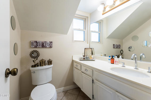 6613 Sargent Lane, Ventura CA: https://media.crmls.org/mediaz/d829203d-9ea5-4e6d-abb7-be52aa936bf5.jpg