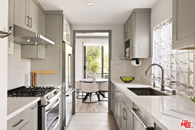 10794 Wilkins Avenue, Los Angeles CA: https://media.crmls.org/mediaz/d829349d-8d16-4b9a-8442-7a74caefc1be.jpg