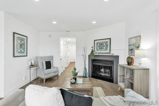 3814 Cherokee Ave, San Diego CA: https://media.crmls.org/mediaz/d8294b58-73b6-48a5-b040-0ae270bb4730.jpg