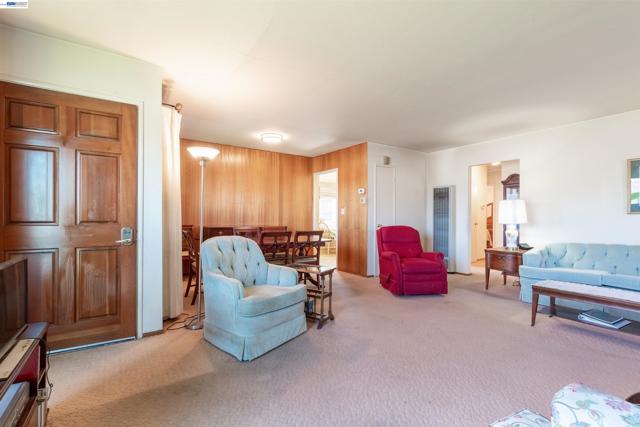 Image 4 of 22 For 1805 Sundberg Ave