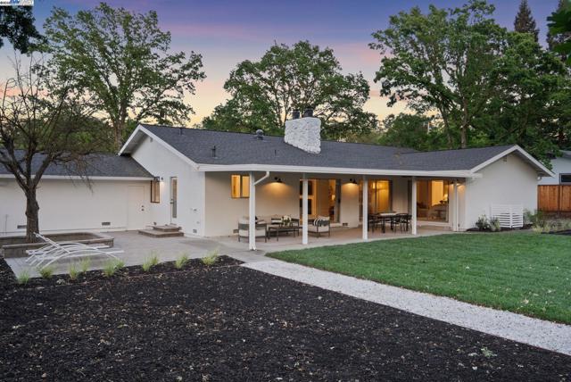 2129 Youngs Ct, Walnut Creek CA: https://media.crmls.org/mediaz/d8298224-76e5-4e77-b3cd-16aa1e6d1098.jpg