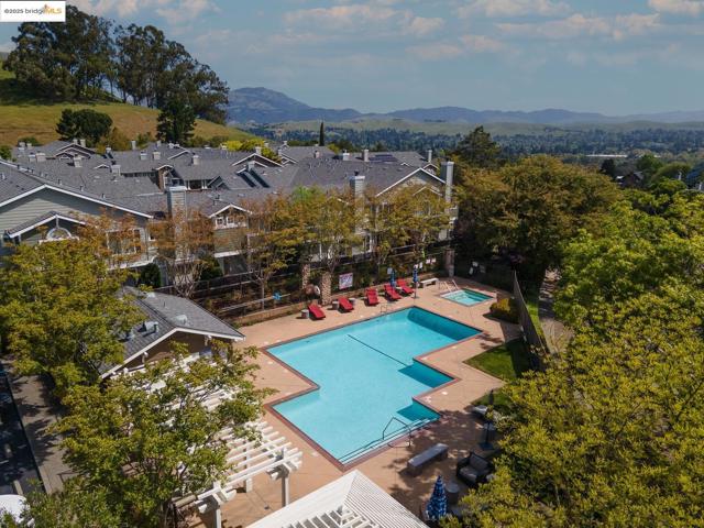 1105 Radiant Lane, San Ramon CA: https://media.crmls.org/mediaz/d82998d7-f839-4734-9b46-c09c262bd7d3.jpg