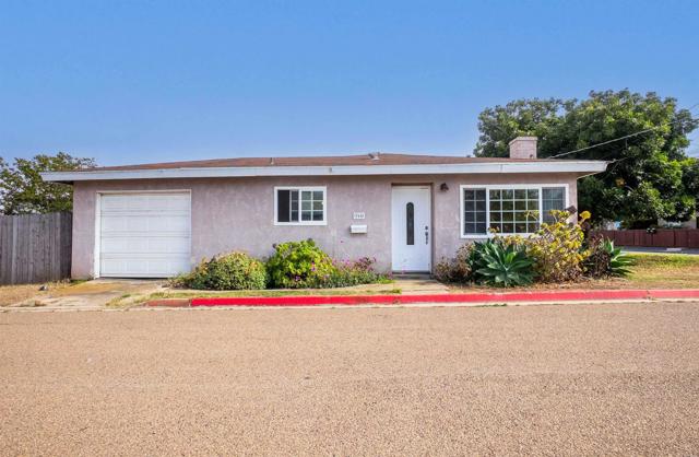 765 Elkwood Ave, Imperial Beach CA: https://media.crmls.org/mediaz/d82a001d-bfcd-4c6c-9694-3ae05eb5df39.jpg